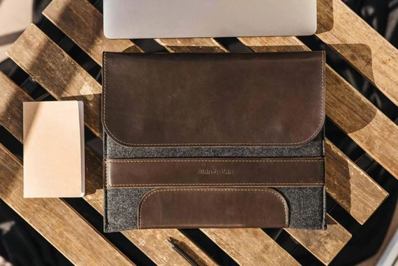 Шкіряний чохол для ноутбука Skin and Skin Holder 15.6 Коричневий (LC10BR-15) | Зображення 1