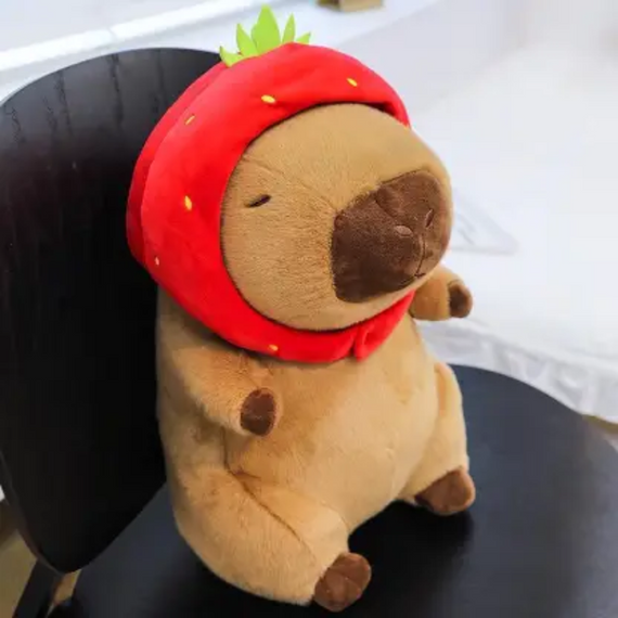 М’яка іграшка Капібара Strawberry 29 см з декоративною шапочкою і наповнювачем з холофайбера | Зображення 2