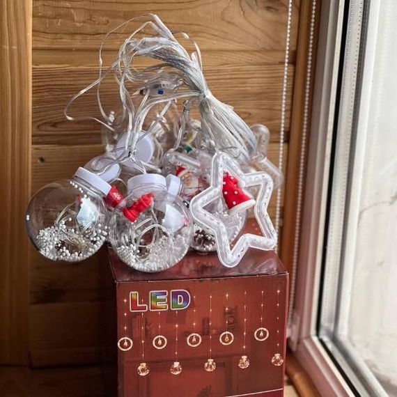 Гірлянда штора 10 ниток Зірки з фігурами та кульки від USB SF-51