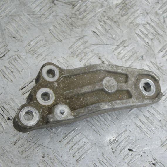 Кронштейн двигуна правий 1.6 CRDI Hyundai i30 2007-2012 Опора подушка двигуна права Хюндай ай30