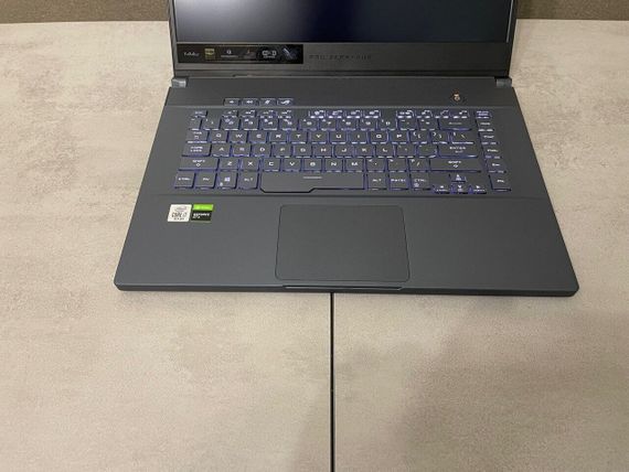 Игровой ноутбук Asus ROG Zephyrus M15 GU502LU / 15.6" (1920x1080) IPS / Intel Core i7-10750H (6 (12) ядер по 2.6 - 5.0 GHz) / 16 GB DDR4 / 512 GB SSD M.2 / nVidia GeForce GTX 1660 Ti, 6 GB GDDR6, 192-bit б/у + Подарок Проводная мышь / USB | Зображення 3