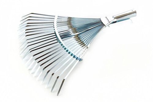 Грабли веерные регулируемые 370—500мм оцинкованные 22 плоских прутья СИЛА