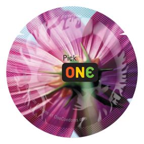 Презерватив ONE Color Sensations ONE is the corner pocket, 1 шт, черный, гладкий, со смазкой