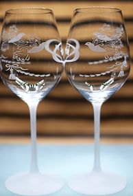 Набір винних келихів 480 мл Ти і Я з голубами весільні фужери  подарунок для пари