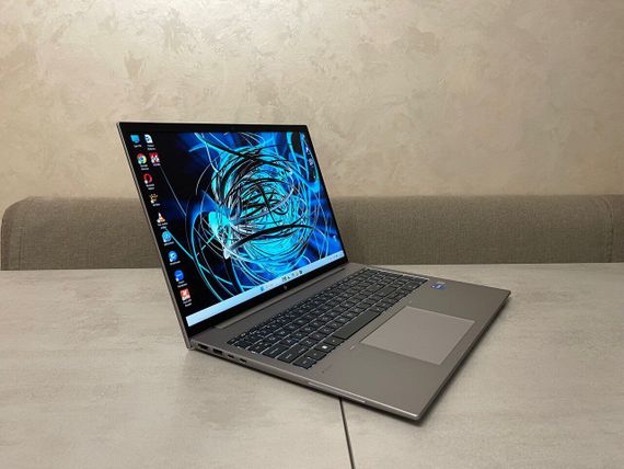 Ультрабук HP ZBook Firefly 16 G10 / 16" (1920x1200) IPS / Intel Core i5-1335U (10 (12) ядер по 3.4 - 4.6 GHz) / 16 GB DDR5 / 512 GB SSD M.2 / Intel Iris Xe Graphics / WebCam / Fingerprint б/у | Зображення 4