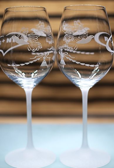Набір винних келихів 480 мл Ти і Я з голубами весільні фужери  подарунок для пари | Зображення 3
