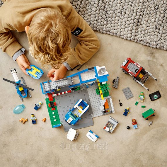 Конструктор LEGO City Полицейский участок с фургоном, мусоровозом и вертолётом (60316) | Зображення 5