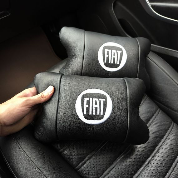 Набір подушок Fiat з натуральної шкіри + вишивка логотипу та шкіряний брелок у подарунок | Зображення 1