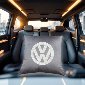 Авто Подушка з вишивкою логотипу марки фольцваген Volkswagen сірий автомобілісту 00054