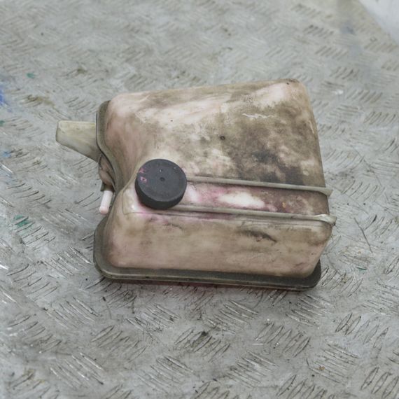 Розширювальний бачок Mazda 5 2005-2010 Бак розширювальний Мазда 5 LFB715351