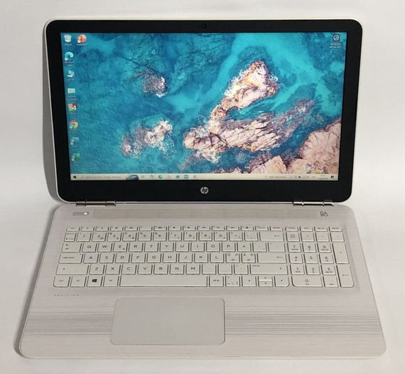 Ноутбук HP Pavilion 15-aw020no / 15.6" (1366x768) TN / AMD A6-9210 (2 ядра по 2.4 - 2.8 GHz) / 8 GB DDR4 / 256 GB SSD / AMD Radeon R4 Graphics / WebCam / Win 10 Home б/в | Зображення 1