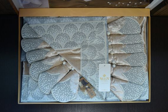 Велюрова скатертина з ранером Selin Derya Set 160×300+12 серветок Бежевий | Зображення 2