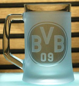 Пивний келих 670 мл ФК Боруссия Дортмунд Borussia з гравіюванням подарунок для фаната   футбольний кухоль