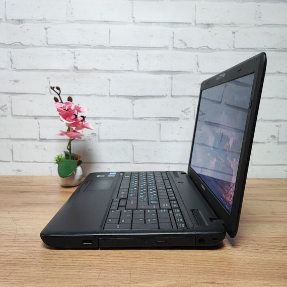 Ноутбук Б-класс Toshiba Satellite C660-25U / 15.6" (1366x768) TN / Intel Core i5-2430M (2 (4) ядра по 2.4 - 3.0 GHz) / 8 GB DDR3 / 256 GB SSD / nVidia GeForce 315M, 1 GB GDDR3, 64-bit / WebCam / DVD-ROM б/у | Зображення 5