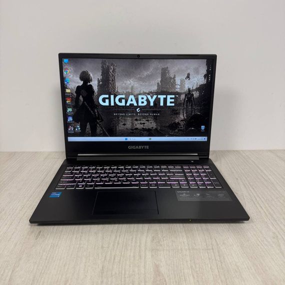 Игровой ноутбук Gigabyte G5 GD / 15.6" (1920x1080) IPS / Intel Core i5-11400H (6 (12) ядер по 2.7 - 4.5 GHz) / 16 GB DDR4 / 512 GB SSD M.2 / nVidia GeForce RTX 3050, 4 GB GDDR6, 128-bit / WebCam б/у | Зображення 1