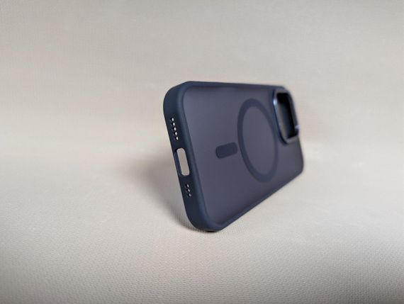 Чехол для iPhone 16 Pro / Айфон 16 Про, GUARD MATTE, противоударный, Soft Touch, с MagSafe, синий | Зображення 1