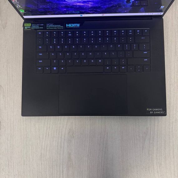 Ігровий ноутбук Razer Blade 16 RZ09-0510 / 16" (2560x1600) IPS / Intel Core i9-14900HX (24 (32) ядер по 2.2 - 5.8 GHz) / 32 GB DDR5 / 1000 GB SSD M.2 / nVidia GeForce RTX 4080, 12 GB GDDR6, 192-bit / WebCam б/в | Зображення 2