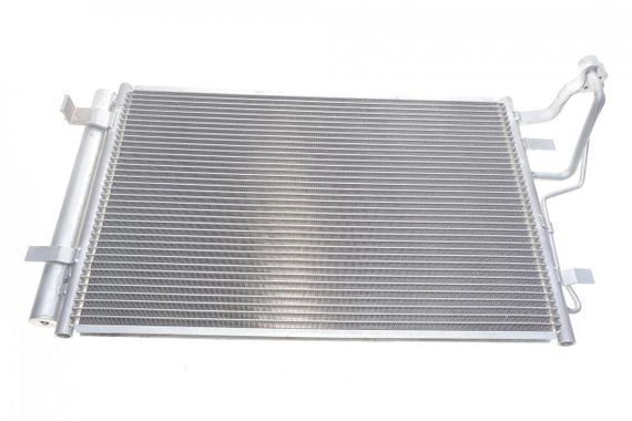 Радіатор кондиціонера Hyundai i30 Kia Ceed 1.4-2.0 LPG 06-13 83005102