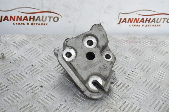 Кронштейн кріплення двигуна правий Peugeot Expert 2.0 HDI лапа опора мотора Пежо 9645030780