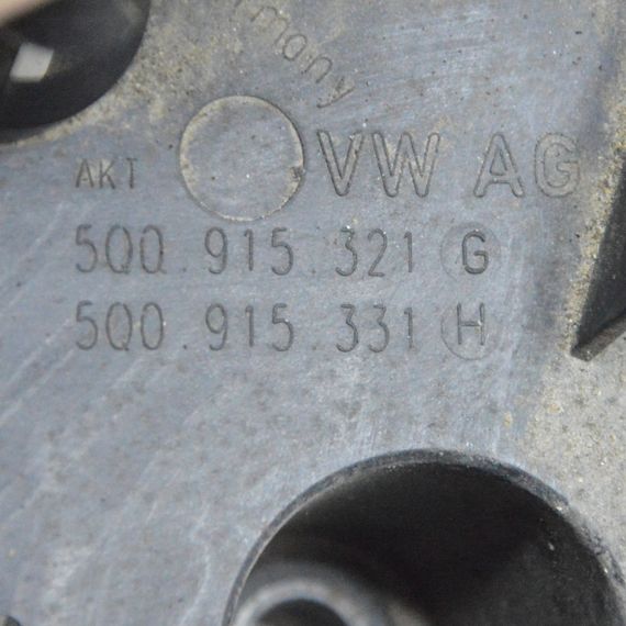 Підставка акумулятора Volkswagen Golf VII 2012-2020 Площадка полиця під акб Фольксваген Гольф 7 5Q0915321G | Зображення 3