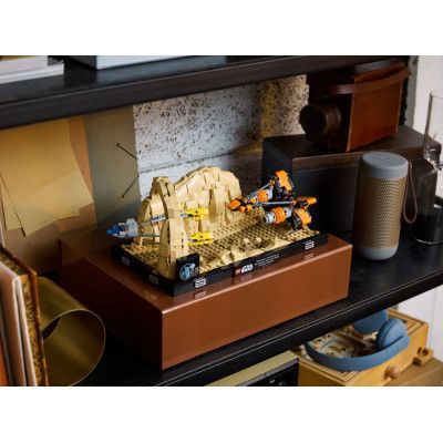 Конструктор LEGO Star Wars Диорама Mos Espa Podrace 718 деталей (75380) | Зображення 2