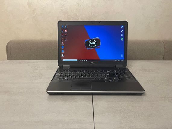 Ноутбук Dell Latitude E6540 / 15.6" (1920x1080) IPS / Intel Core i7-4610M (2 (4) ядра по 3.0 - 3.7 GHz) / 16 GB DDR3 / 256 GB SSD / AMD Radeon 8790M, 2 GB GDDR5, 128-bit / WebCam / DVD-ROM б/у + Подарок Проводная мышь USB | Зображення 1