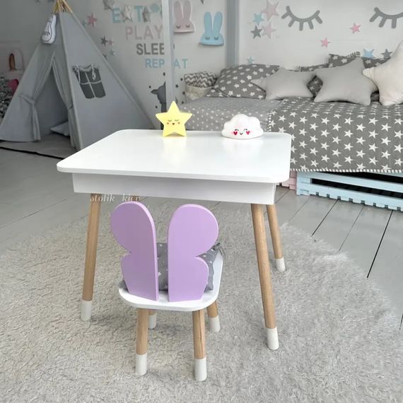 Дитячий столик білий і стільчик фіолетовий метелик. Столик із нішею для олівців і розмальовок