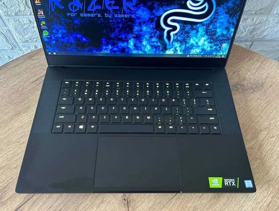 Ноутбук Razer Blade 15.6" FHD IPS 144Hz i7 8750H 8Gb SSD 256Gb RTX 2070 MaxQ  Б/В | Зображення 1