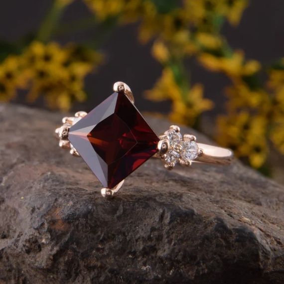 Кольцо из красного золота с гранатом 19 | Зображення 5