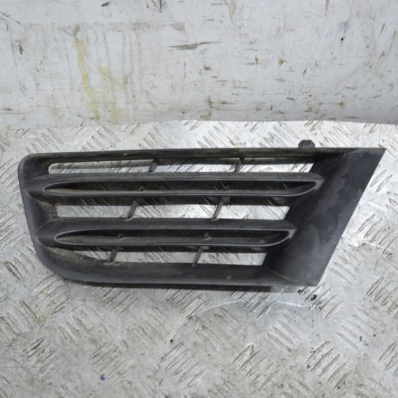 Решітка бампера ліва Renault Scenic II 2006-2009 Решітка радіатора ліва Рено Сценік 2 PO009508