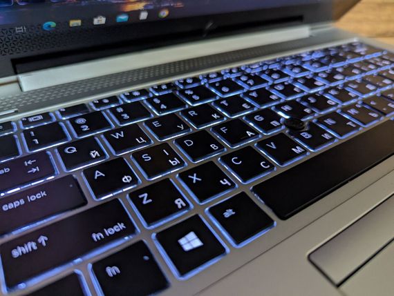 Ультрабук Б-класс HP EliteBook 830 G5 / 13.3" (1920x1080) IPS Touch / Intel Core i7-8650U (4 (8) ядра по 1.9 - 4.2 GHz) / 16 GB DDR4 / 512 GB SSD / Intel UHD Graphics 620 / HDMI / WebCam / Windows 10 б/у + Подарок Беспроводная мышь / USB | Зображення 7