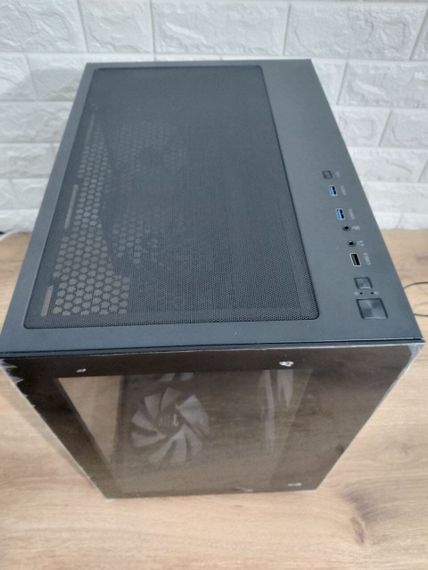 Ігровий ПК AeroCool Dryft Tower / Intel Core i5-8400 (6 ядер по 2.8 - 4.0 GHz) / 16 GB DDR4 / 500 GB SSD M.2 + 500 GB HDD / nVidia GeForce GTX 1660 Super, 6 GB GDDR6, 192-bit / 600W / Windows 11 Pro б/в | Зображення 2