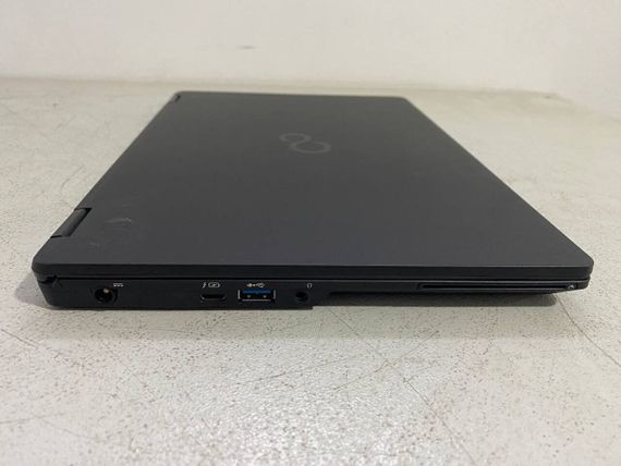 Нетбук Fujitsu LifeBook U729 / 12.5" (1920x1080) IPS / Intel Core i5-8265U (4 (8) ядра по 1.6 - 3.9 GHz) / 8 GB DDR4 / 256 GB SSD / UHD Graphics / WebCam б/в | Зображення 2