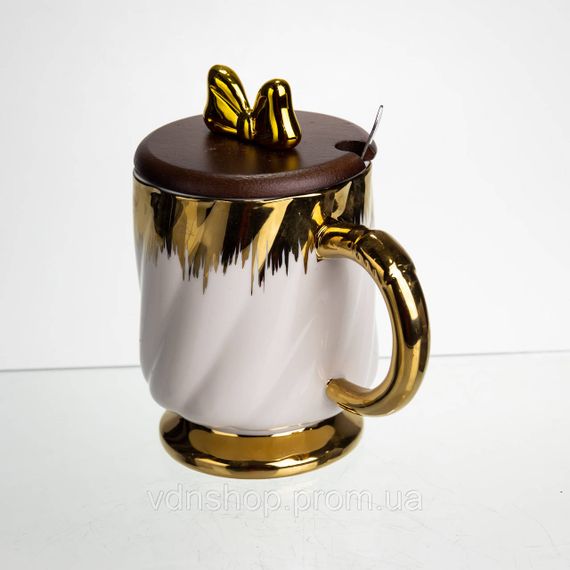 Новорічна порцелянова чашка «Золотий Вихор» 450 мл з кришкою і ложкою Yiwu FM-23D | Зображення 1