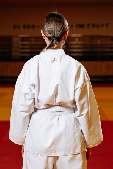 Біле кімоно для дівчат/жінок, рукопашний бій, TM BUDOGI, зріст 190 см, щільність 240 гр/м.кв. | Зображення 2
