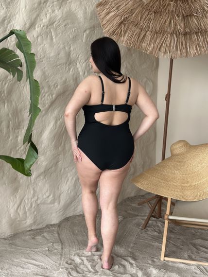 Чорний суцільний купальник PLUS SIZE  з мушлями на бюсті | Зображення 7