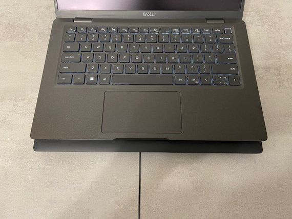 Ультрабук Dell Latitude 7320 / 13.3" (1920x1080) IPS / Intel Core i5-1135G7 (4 (8) ядра по 2.4 - 4.2 GHz) / 16 GB DDR4 / 256 GB SSD M.2 / Intel Iris Xe Graphics / WebCam б/у + Подарок Проводная мышь / USB | Зображення 3