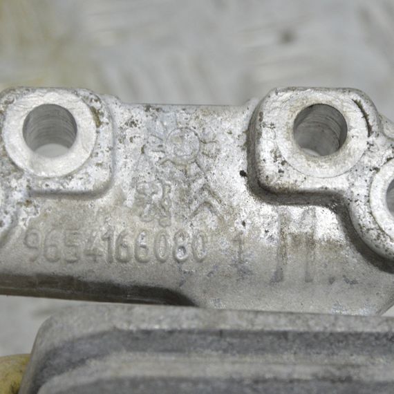 Подушка двигуна права 1.4 16V Peugeot 207 2006-2012 Опора мотора права Пежо 207 9654166080 9680119880 | Зображення 3