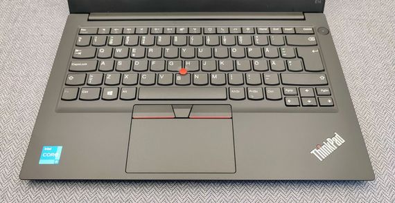 Ноутбук Lenovo ThinkPad E14 Gen 2 / 14" (1920x1080) IPS / Intel Core i3-1115G4 (2 (4) ядра по 1.7 - 4.1 GHz) / 16 GB DDR4 / 256 GB SSD M.2 / Intel UHD Graphics / WebCam б/у | Зображення 2
