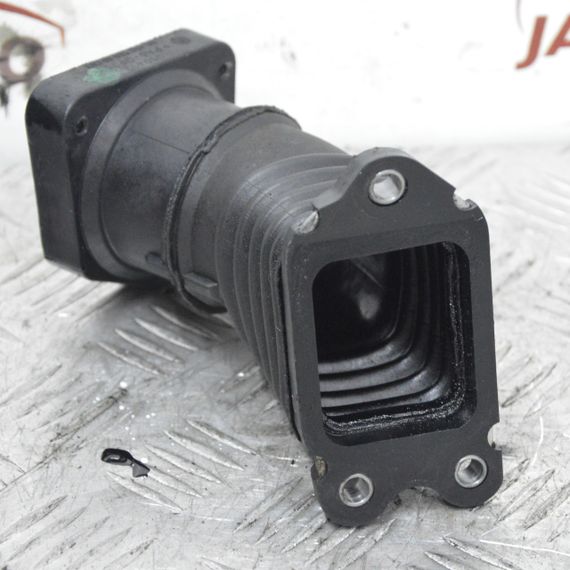 Патрубок повітряного фільтра 1.6 TDCI Ford Focus 2004-2011 Повітряний патрубок Форд Фокус 9649252080 | Зображення 1