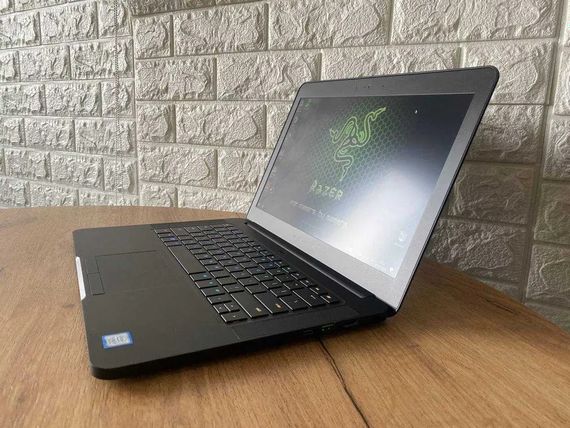 Ноутбук Razer Blade RZ09-0195 14.0" FHD IPS i7 7700HQ 16Gb SSD 256Gb GTX1060 | Зображення 2