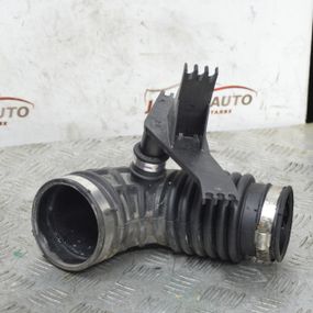 Патрубок повітряного фільтра 2.5 DCI Nissan Navara Pathfinder 2005-2014 Трубка шланг повітря Ніссан Навара 2100543