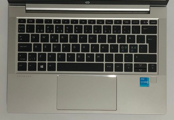 Ультрабук HP ProBook 430 G8 / 13.3" (1366x768) TN / Intel Core i3-1115G4 (2 (4) ядра по 4.1 GHz) / 8 GB DDR4 / 128 GB SSD / Intel UHD Graphics / WebCam / Win 11 Pro б/у + Подарок  Новый флеш-накопитель Kingston 64GB | Зображення 7