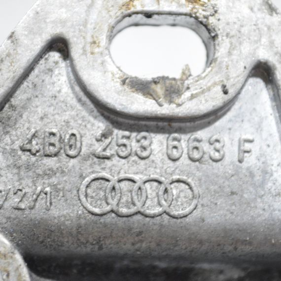 Подушка кріплення глушника Audi A4 B6 B7 A6 C6 2000-2011 Кронштейн вихлопної труби Ауді а4 б6 а6 ц6 4B0253663F | Зображення 4