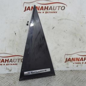 Накладка дверей правої зад Citroen C4 Picasso Exclusive 2006-2013 Молдинг трикутник Сітроен ц4 Пікассо кутик