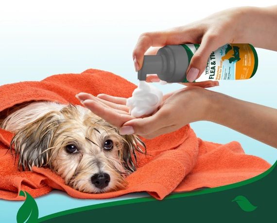 Піна від бліх та кліщів для собак Vet's Best Flea & Tick Waterless Dog Bath Cottonspice, 236 мл | Зображення 3