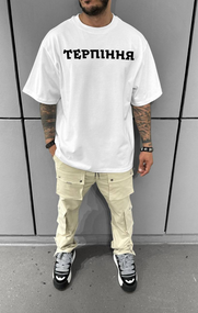 Футболка з мерчем