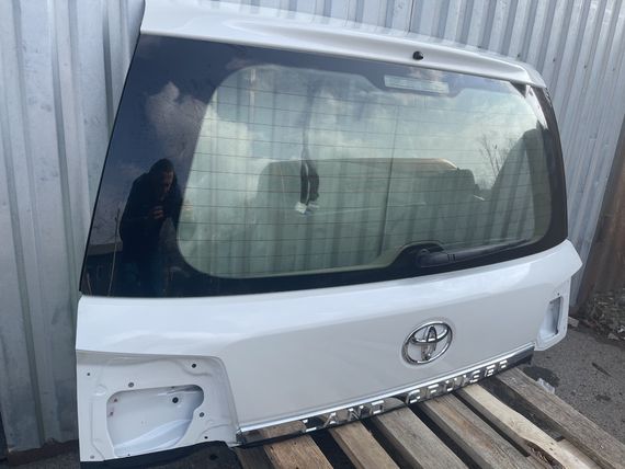 Кришка багажника верхня 2016-2023 біла (USED, оригінал) для Toyota Land Cruiser 200 | Зображення 2