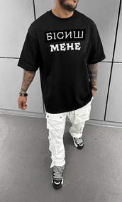 Футболка з мерчем