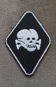 Шеврон ромб дивизии «Мертвая Голова» («Totenkopf»). Офицерский.